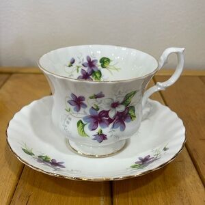 Vintage Royal Albert Fine Bone China England Violet Montrose Teacup and Saucer